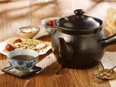 中醫藥走出去應注重知識產權保護 避免惡性競爭